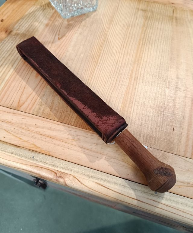 Afilador antiguo de navaja