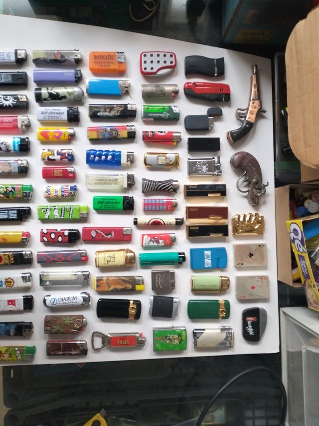 Colección de mecheros encendedores