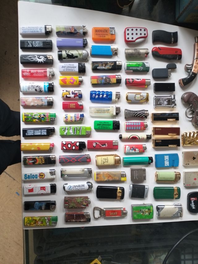 Colección de mecheros encendedores