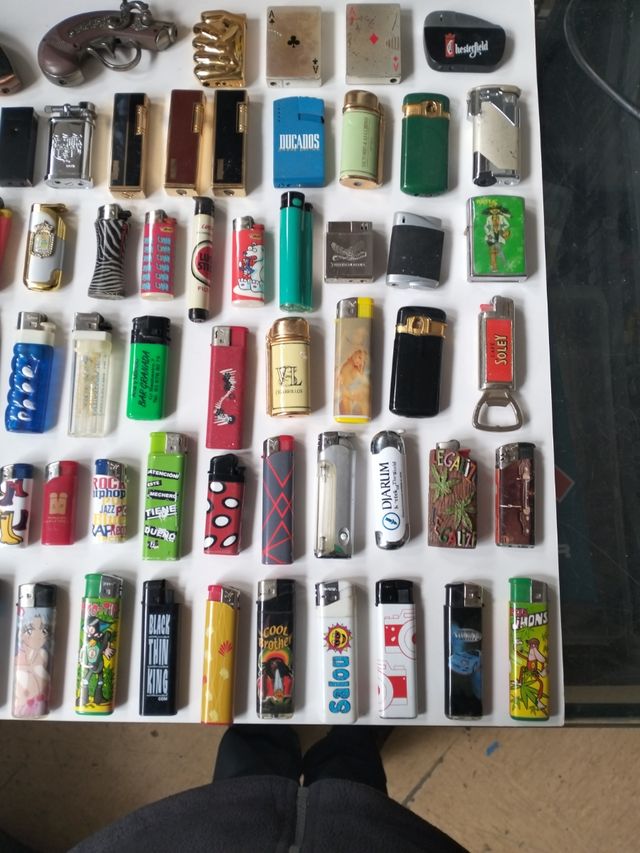 Colección de mecheros encendedores