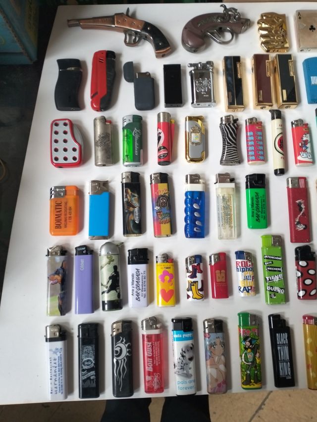 Colección de mecheros encendedores