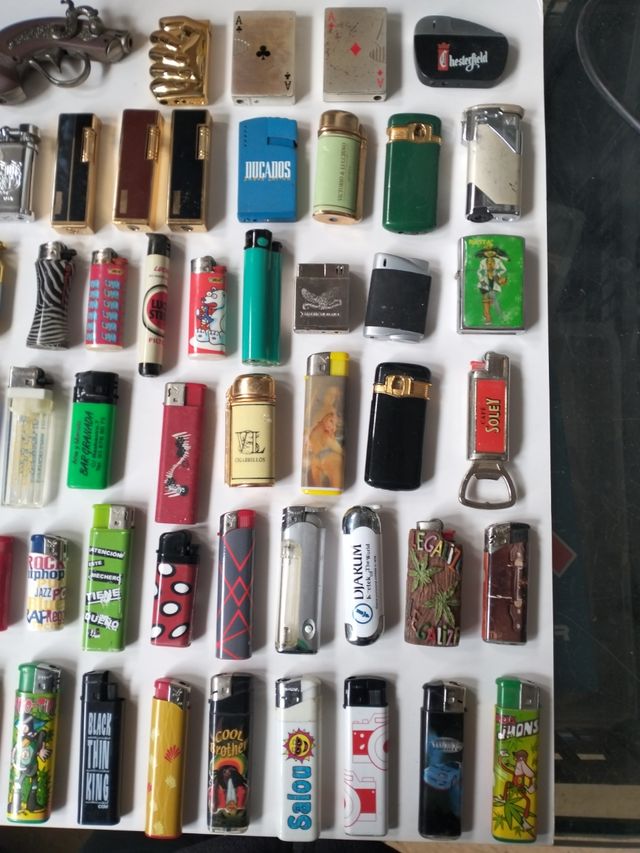 Colección de mecheros encendedores