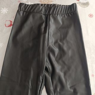 PANTALÓN CUERO H&M