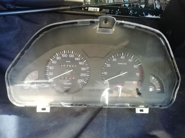 Interior Peugeot 106 xt