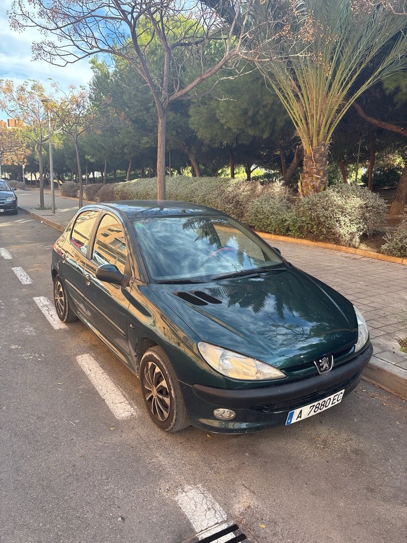 Peugeot 206 1999 - foto 1