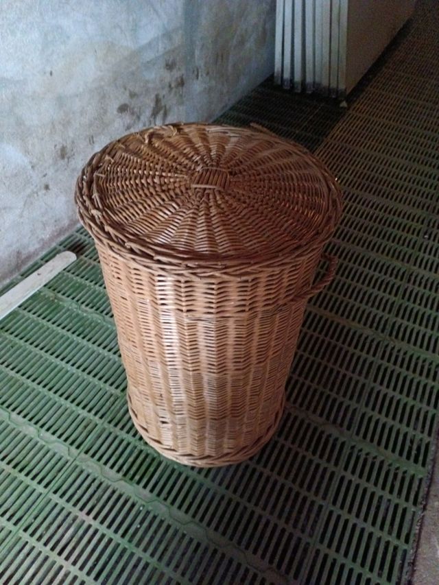 Cesto de mimbre para ropa