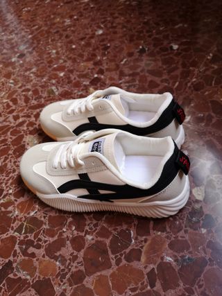 Zapatillas ortopédicas. Calzado casual antidolores