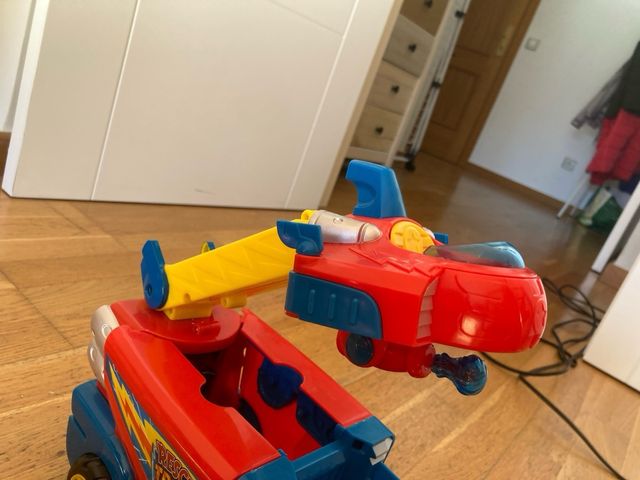 Superthings Rescue Truck