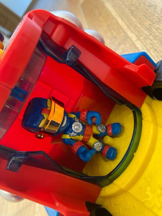 Superthings Rescue Truck