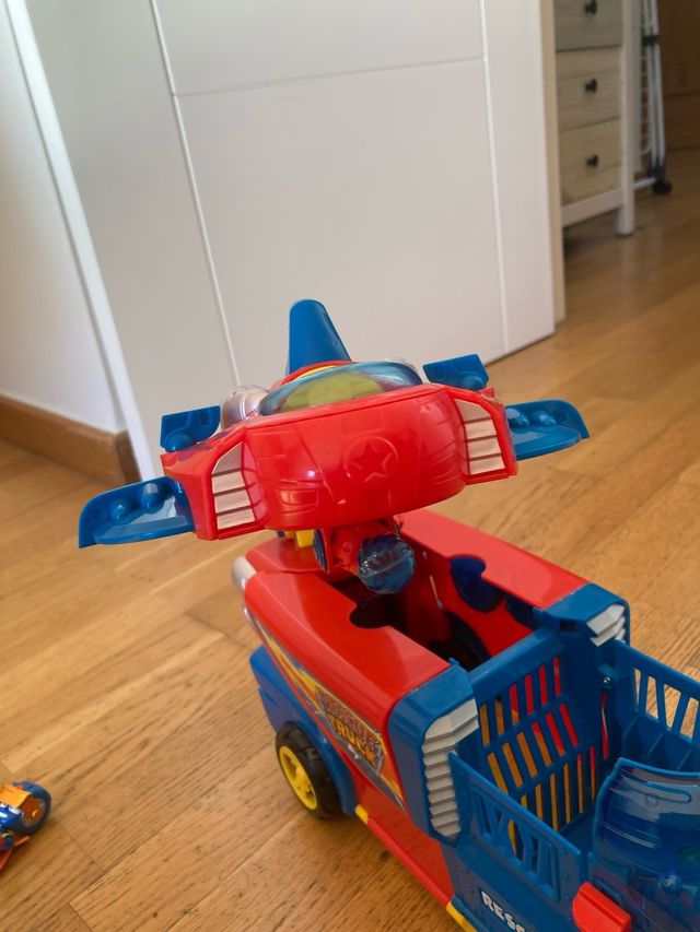 Superthings Rescue Truck