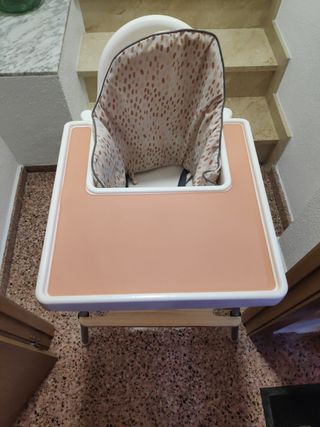 Trona Ikea con accesorios