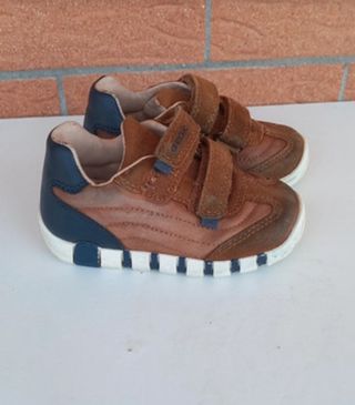 Scarpa bimbo Geox mis. 24