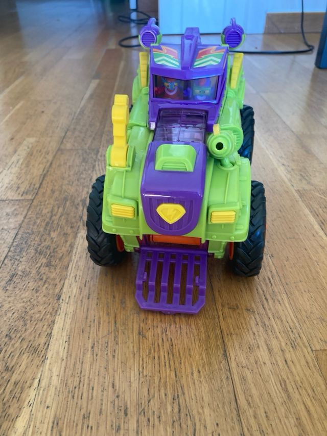 Monster roller villano Superthings