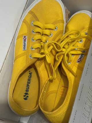 Superga Gialle de segunda mano por 15 EUR en Catania en WALLAPOP