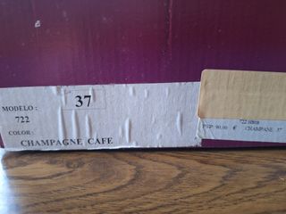 Zapatos de charol de punta fina