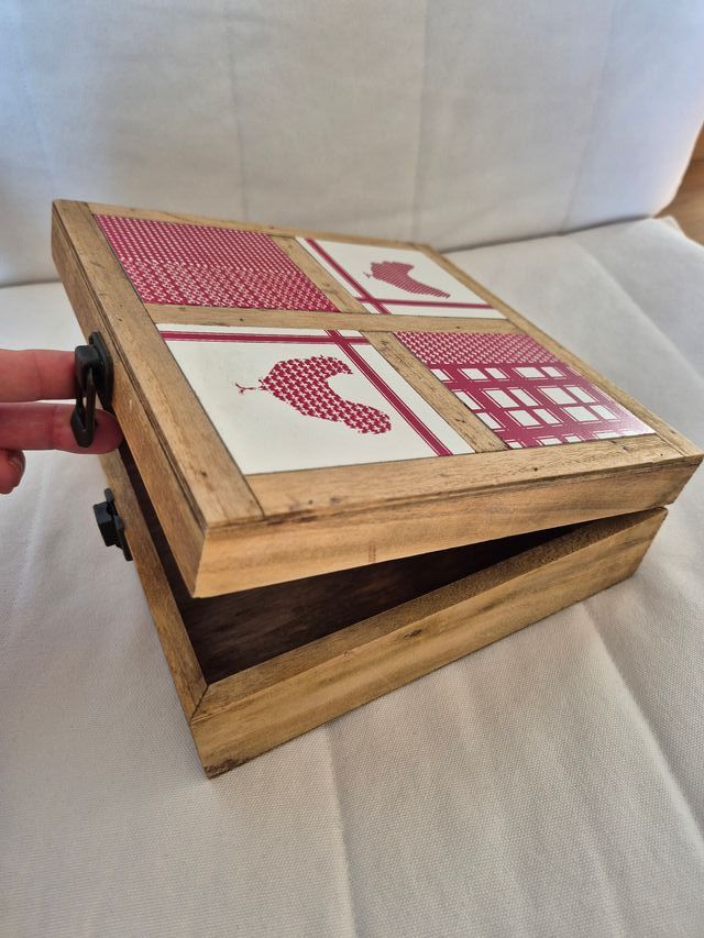 Scatola in legno con chiusura