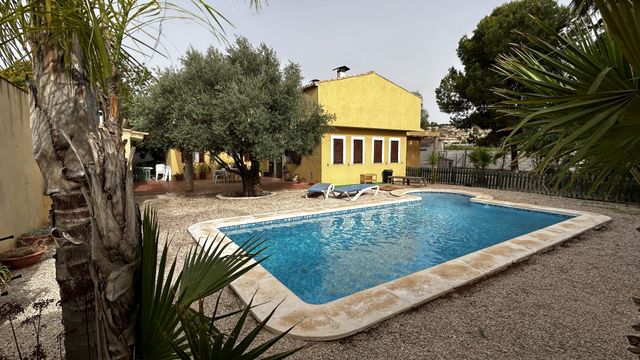 Chalet independiente en Archena