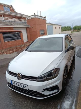 Volkswagen Golf R