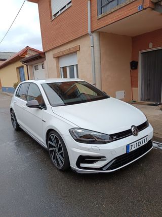 Volkswagen Golf R