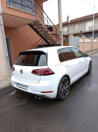 Volkswagen Golf R