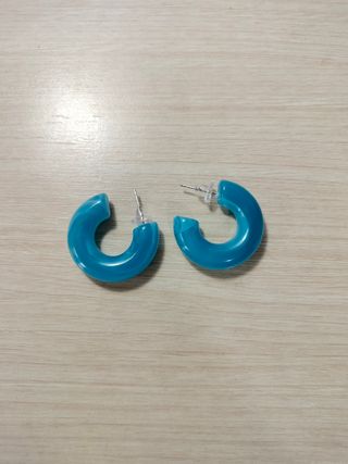 Pendientes azules