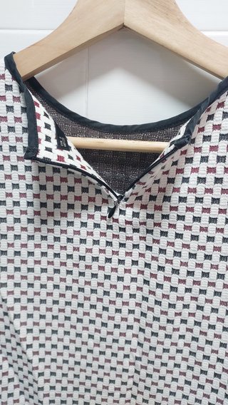 Blusa con ribetes de Sfera