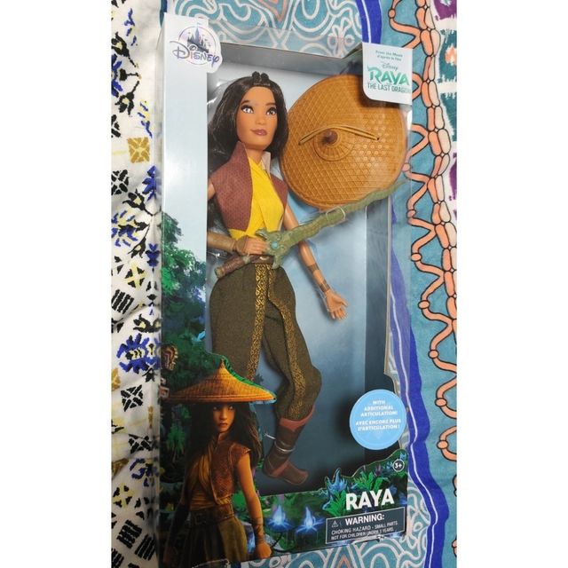 Muñeca Raya y el último dragón, Disney