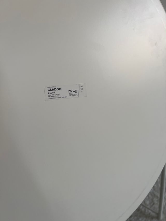 Mesita blanca GLADOM ikea