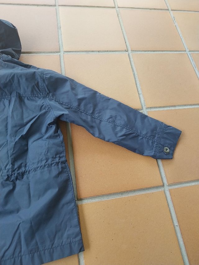 Chubasquero Nukutavake 10 años