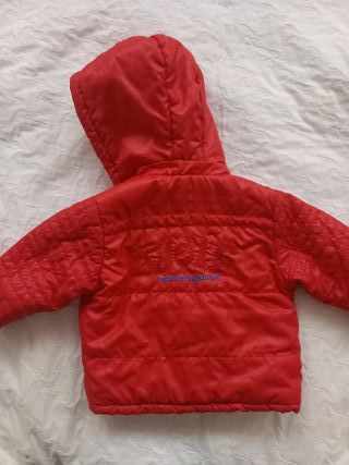 Giubbino imbottito rosso 6 mesi con cappuccio