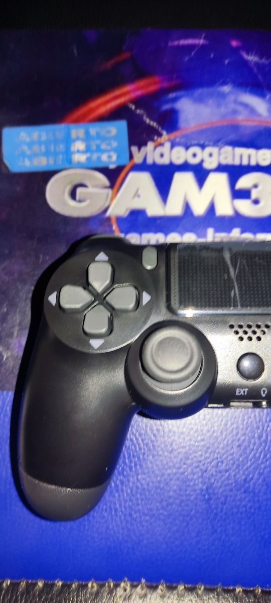 CONTROLLER WIRELESS @ SONY PLAYSTATION 4