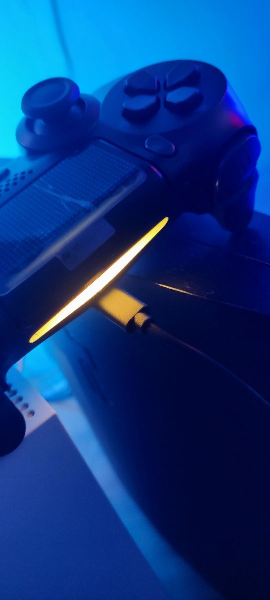 CONTROLLER WIRELESS @ SONY PLAYSTATION 4