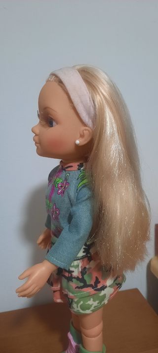 Muñeca Nancy rubia.