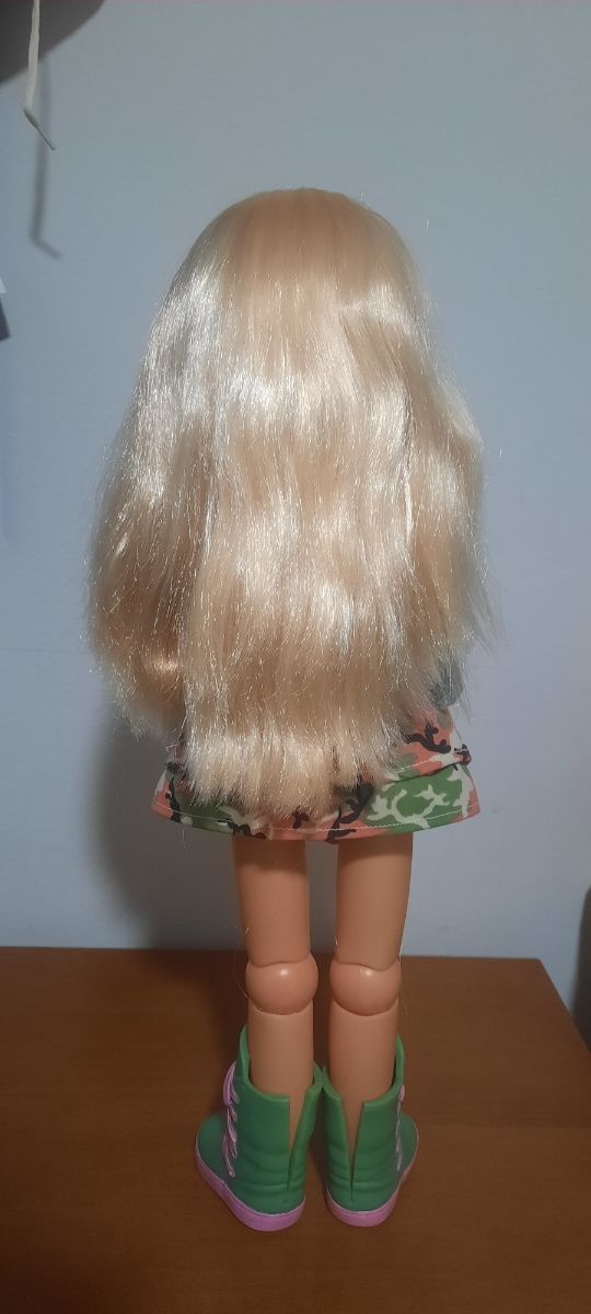 Muñeca Nancy rubia.