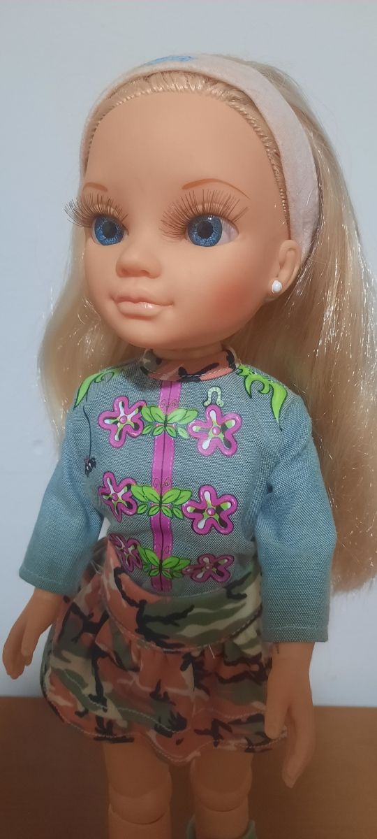 Muñeca Nancy rubia.