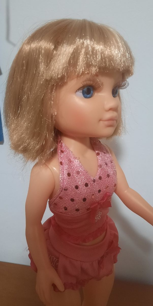 Muñeca Nancy rubia.