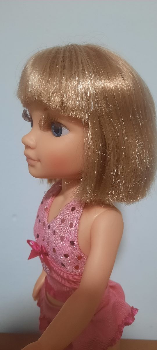 Muñeca Nancy rubia.