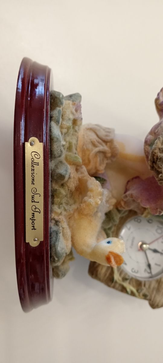 Statua con orologio funzionante