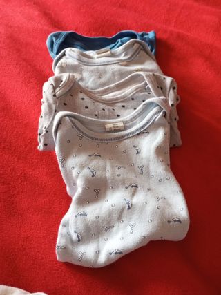 4 bodies de algodão 6 meses