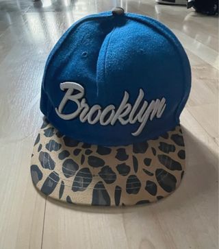 set da 5 cappelli acquistabili anche separatamente