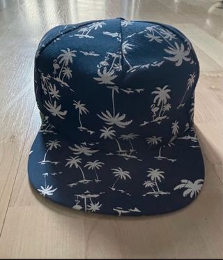 set da 5 cappelli acquistabili anche separatamente