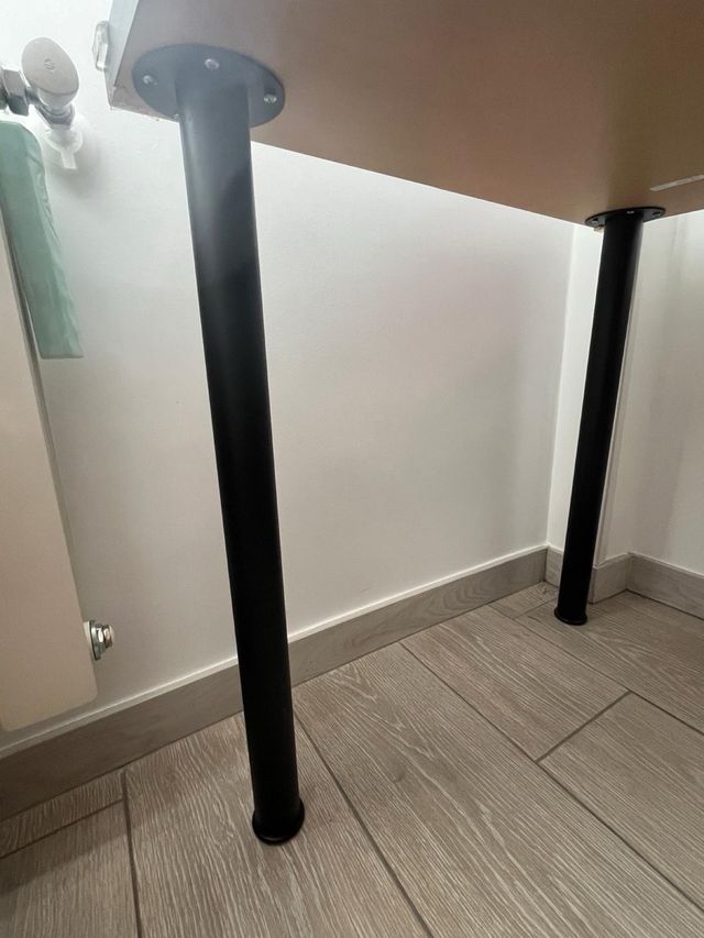 Mesa negra con patas 150x75x70 cm