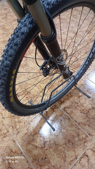 Bici montaña Scott scale carbono  29"