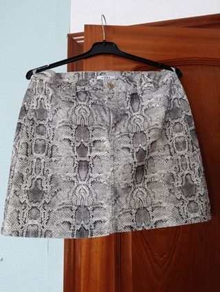 Falda corta tipo vaquera 