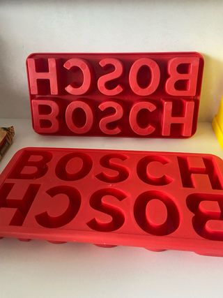 2 CUBITERAS HIELO FORMA LETRAS DE BOSCH