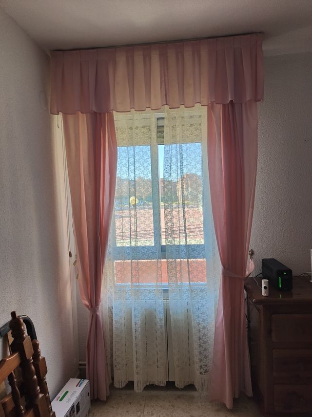 2 cortinas rosa.2 visillos blancos