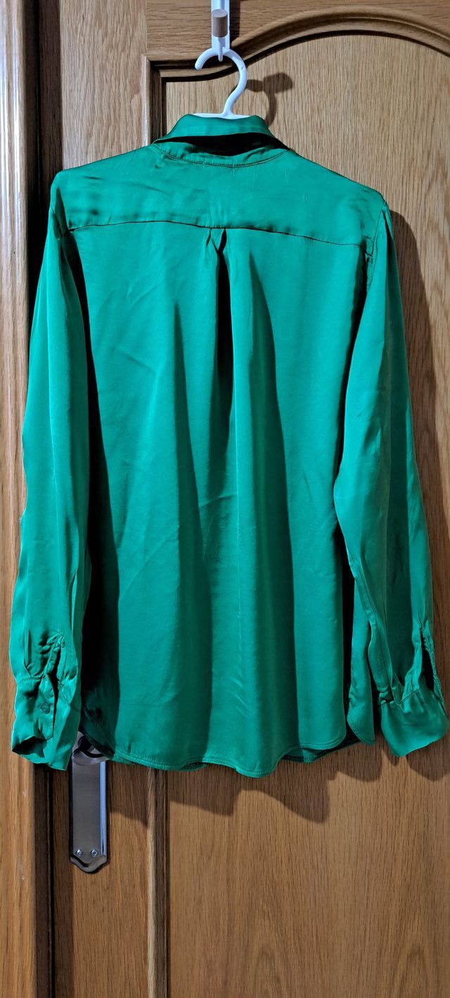 Camisa blusa verde de raso Zúa