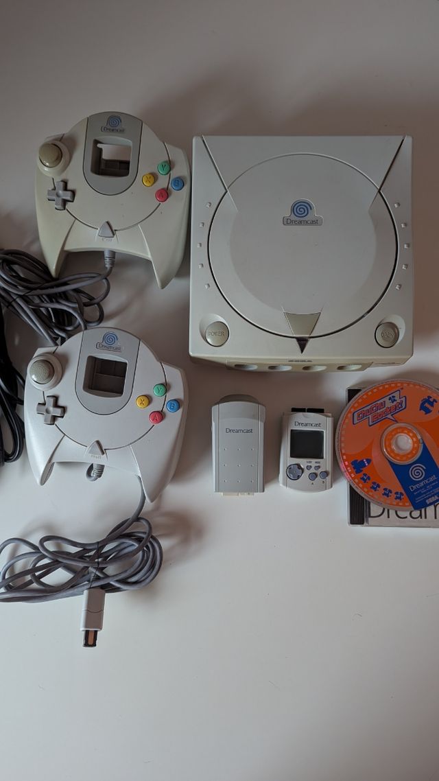Sega Dreamcast (2 mandos) + Accesorios