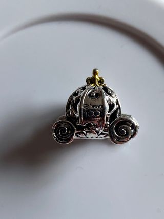 Charm carroza disney plata 