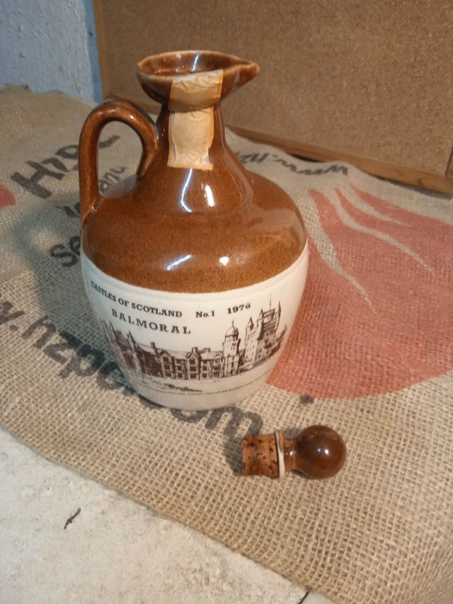 Bottiglia whisky in ceramica